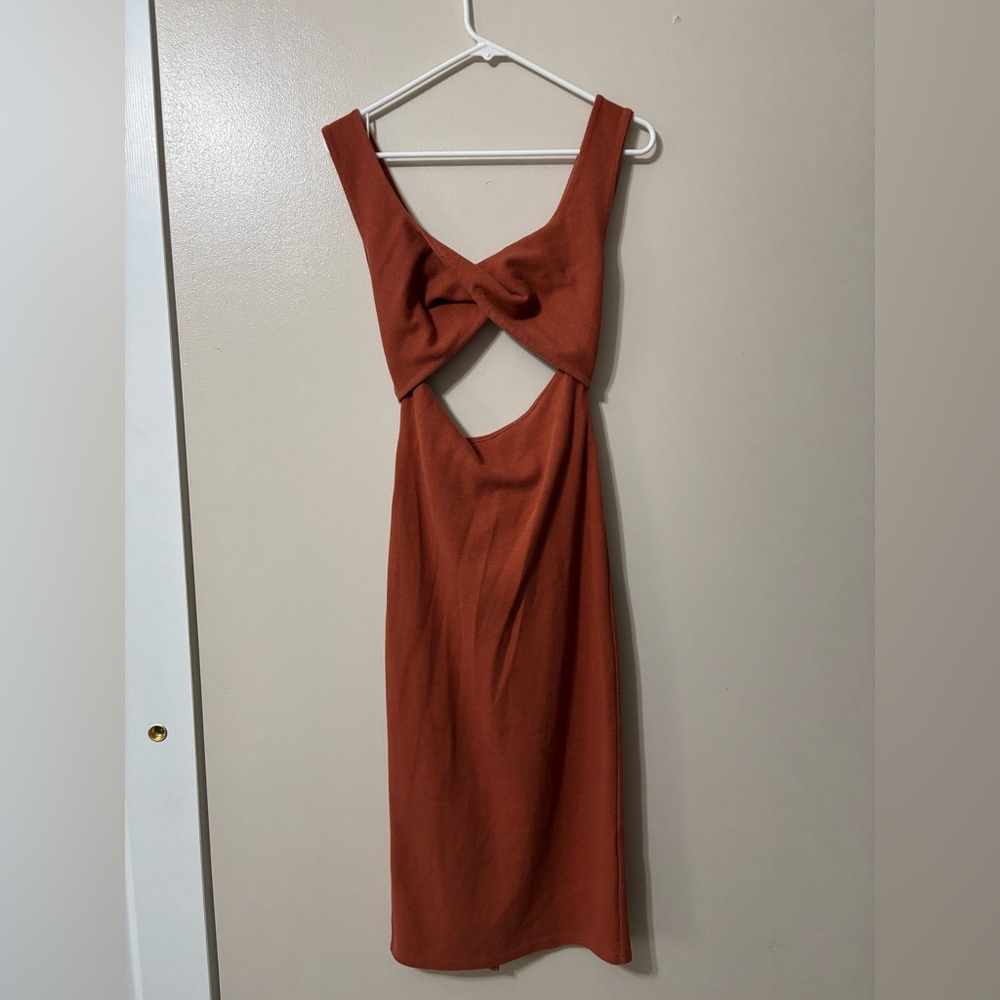 Gorgeous burnt orange cut out midi dress